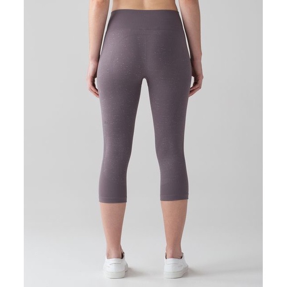 lululemon athletica Pants - LULULEMON Free to Flow Lavender Cropped Leggings